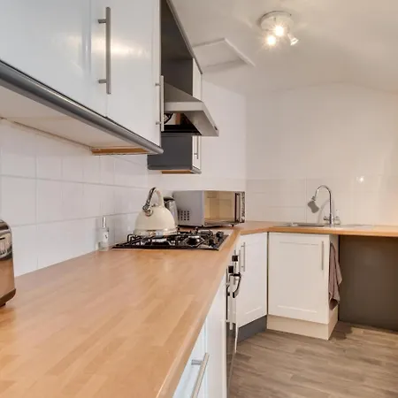 2 Bed In Whitby Oc-r563