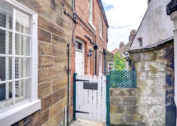 2 Bed In Whitby Oc-r563 ロビン・フッズ・ベイ